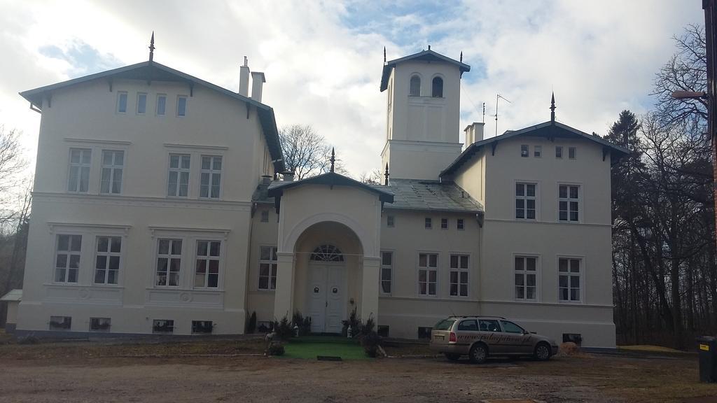 Agroturystyka "Palac W Janowie" Exteriér fotografie